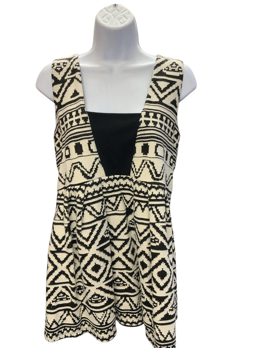 A Pea in The Pod Maternity Top White Black M