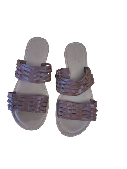 Universal  Threat Sandal 5.5